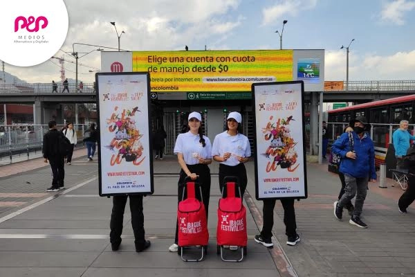Estrategias y tendencias BTL Experiencia del consumidor en estaciones de TransMilenio
