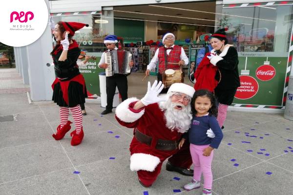 celebración de navidad con promoción de marca evento de navidad