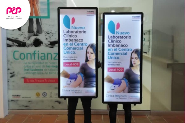publicidad popman personas promocionando