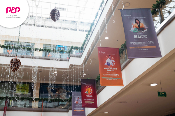 Campañas BTL para navidad Campaña BTL en Centro Comercial