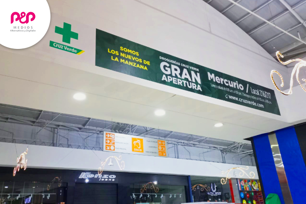 Anuncios en las pantallas digitales formatos publicitarios en centros comerciales
